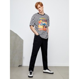 Men Car & Slogan Graphic Drop Shoulder Checkered Tee