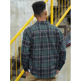 Men Tartan Slogan Graphic Flap Pocket Shirt